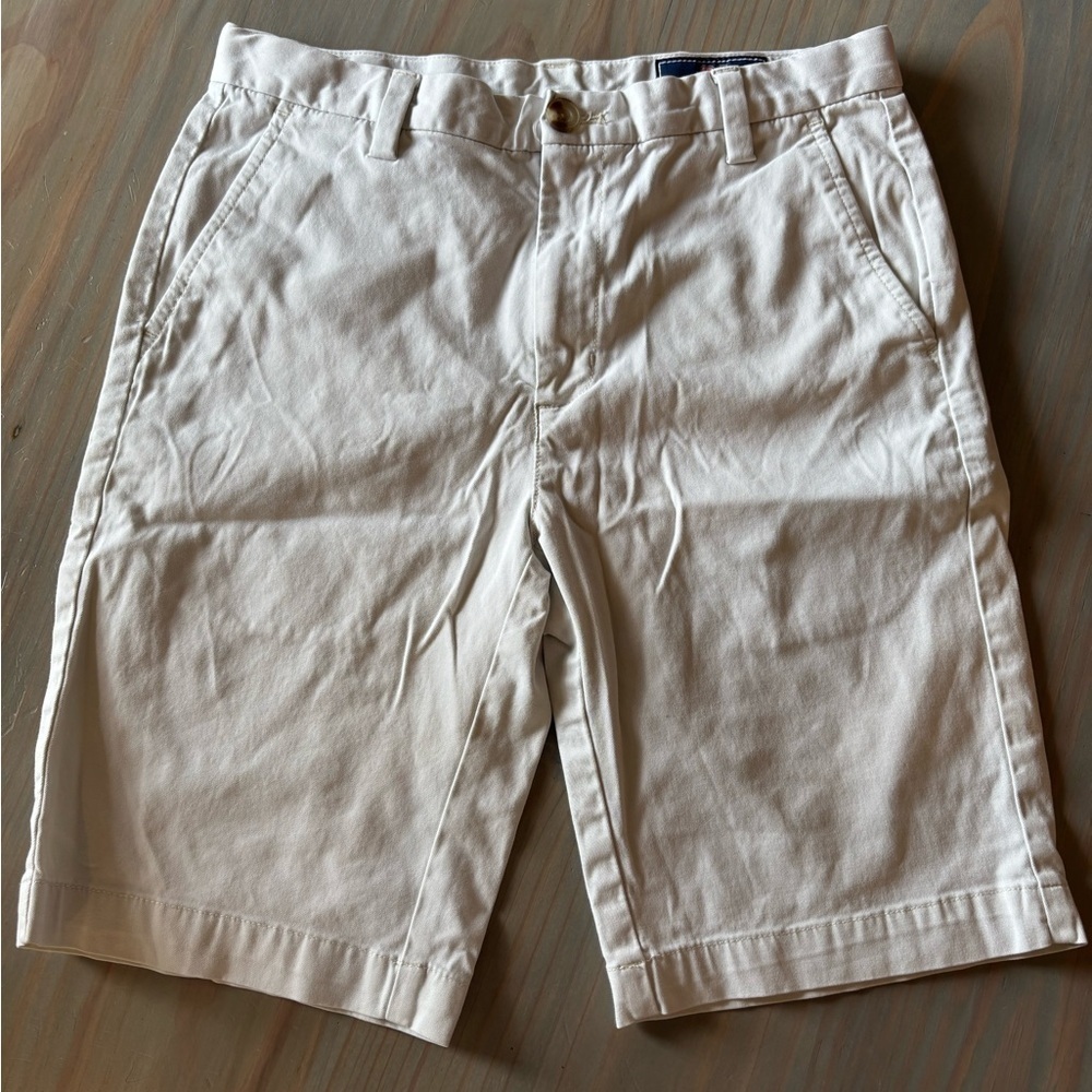 Vineyard Vines Boy’s 9” Breaker Short in Stone Size 14